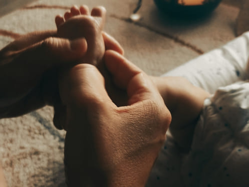 Découvrez comment masser votre bébé avec douceur et bienveillance à Pluneret près de Vannes